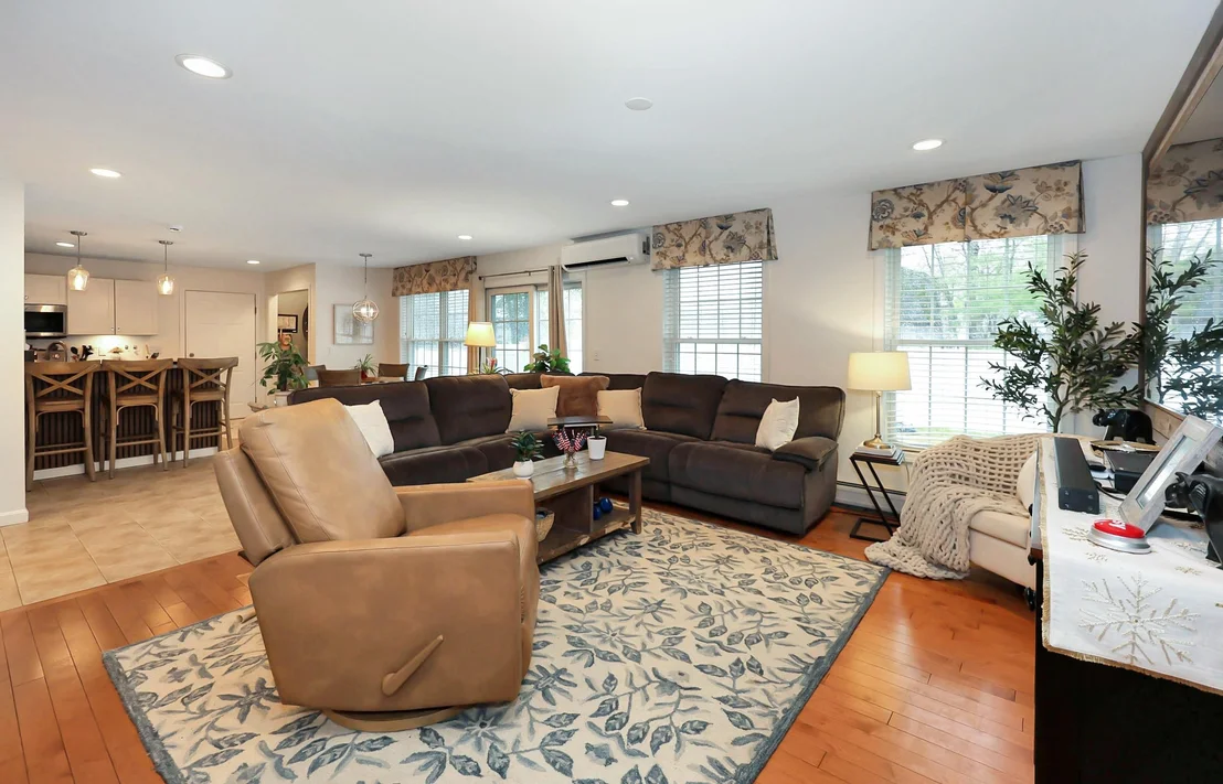 Photo of 237 Stanton