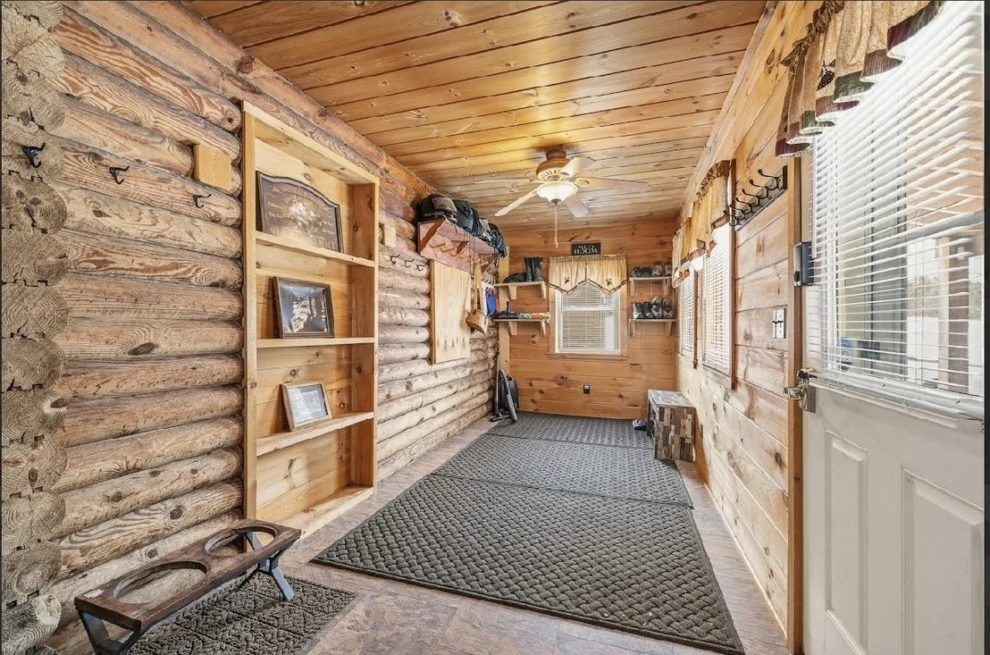 Photo of 2142 Halls Stream