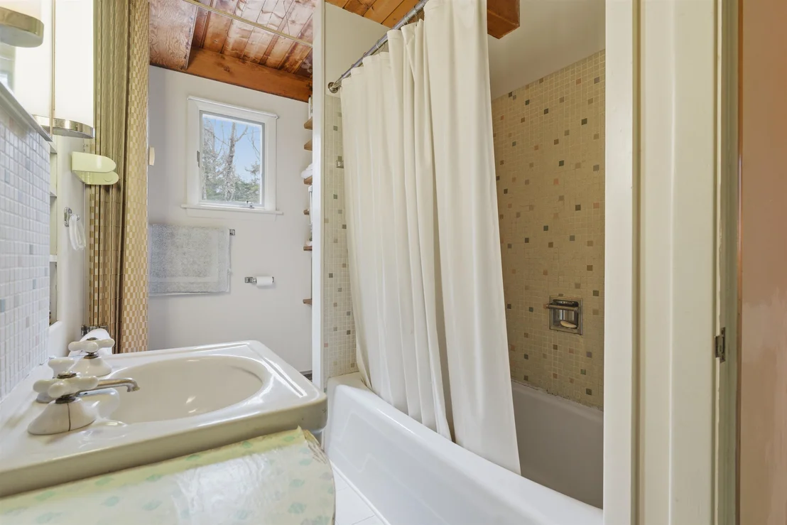 Photo of 2936 Hapgood Pond