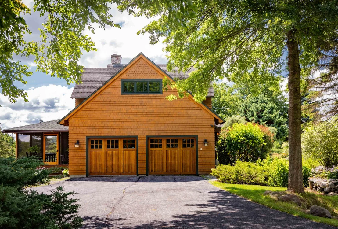 Photo of 947 Oak Hill