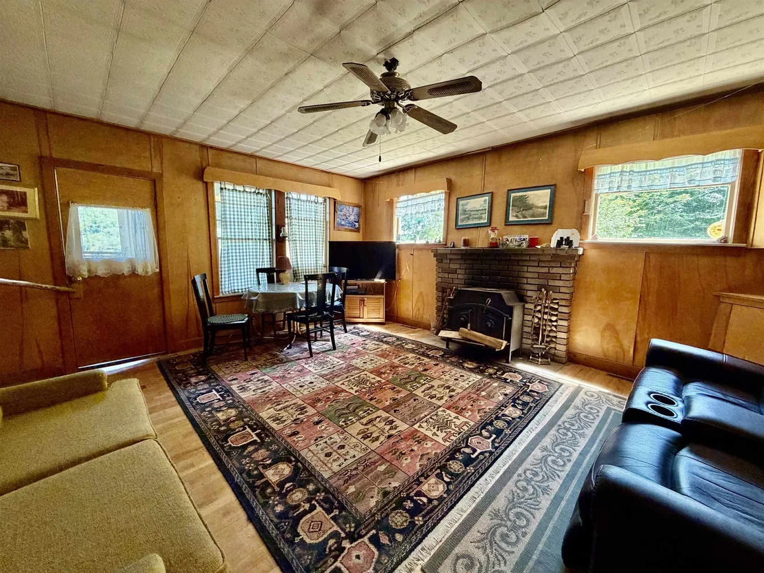 Photo of 263 Cedar Pond