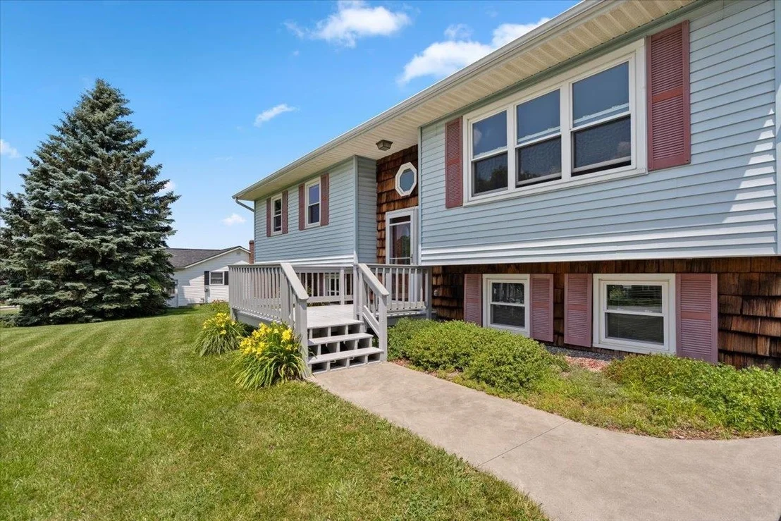 Photo of 17 Meadowbrook