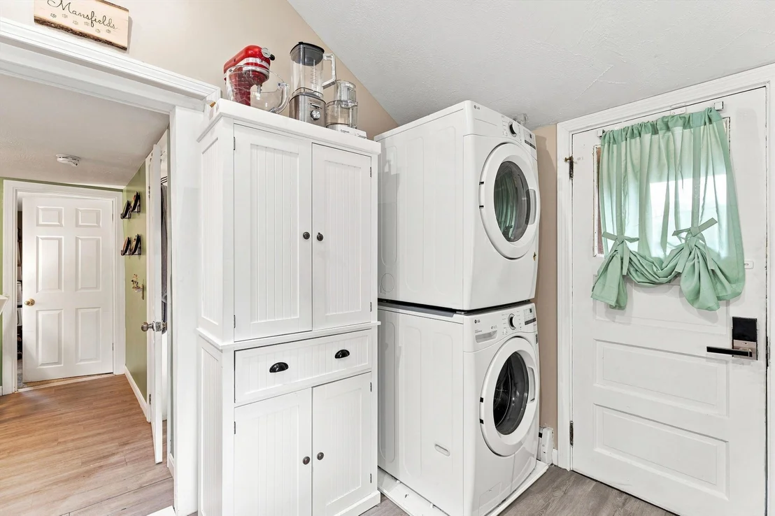 Photo of 33 Beacon Hill