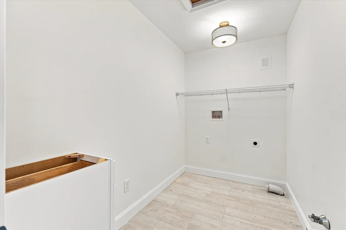 Photo of 6 Gridley