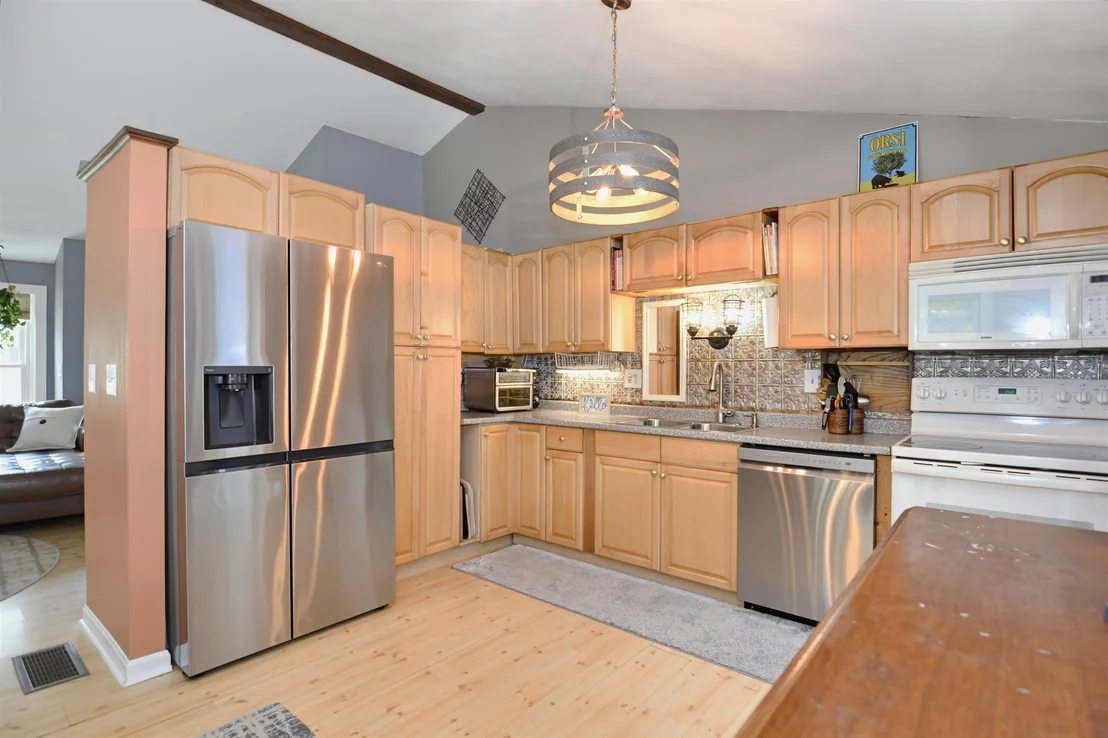 Photo of 33 Redfield