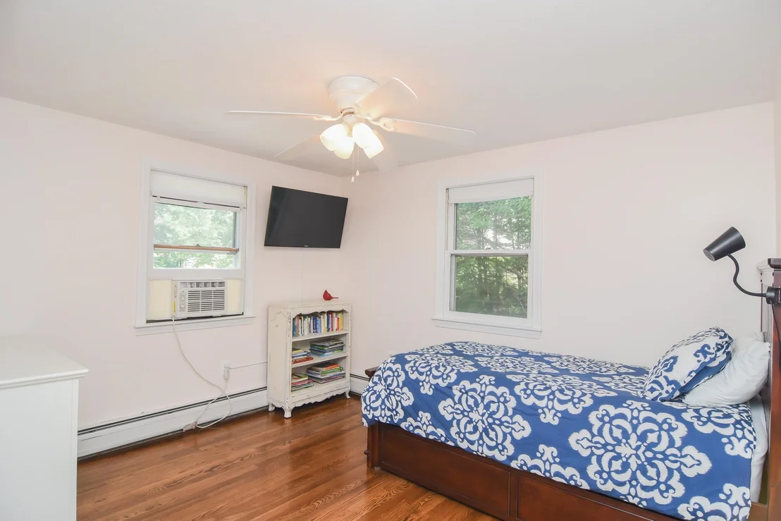 Photo of 3 Greenleaf