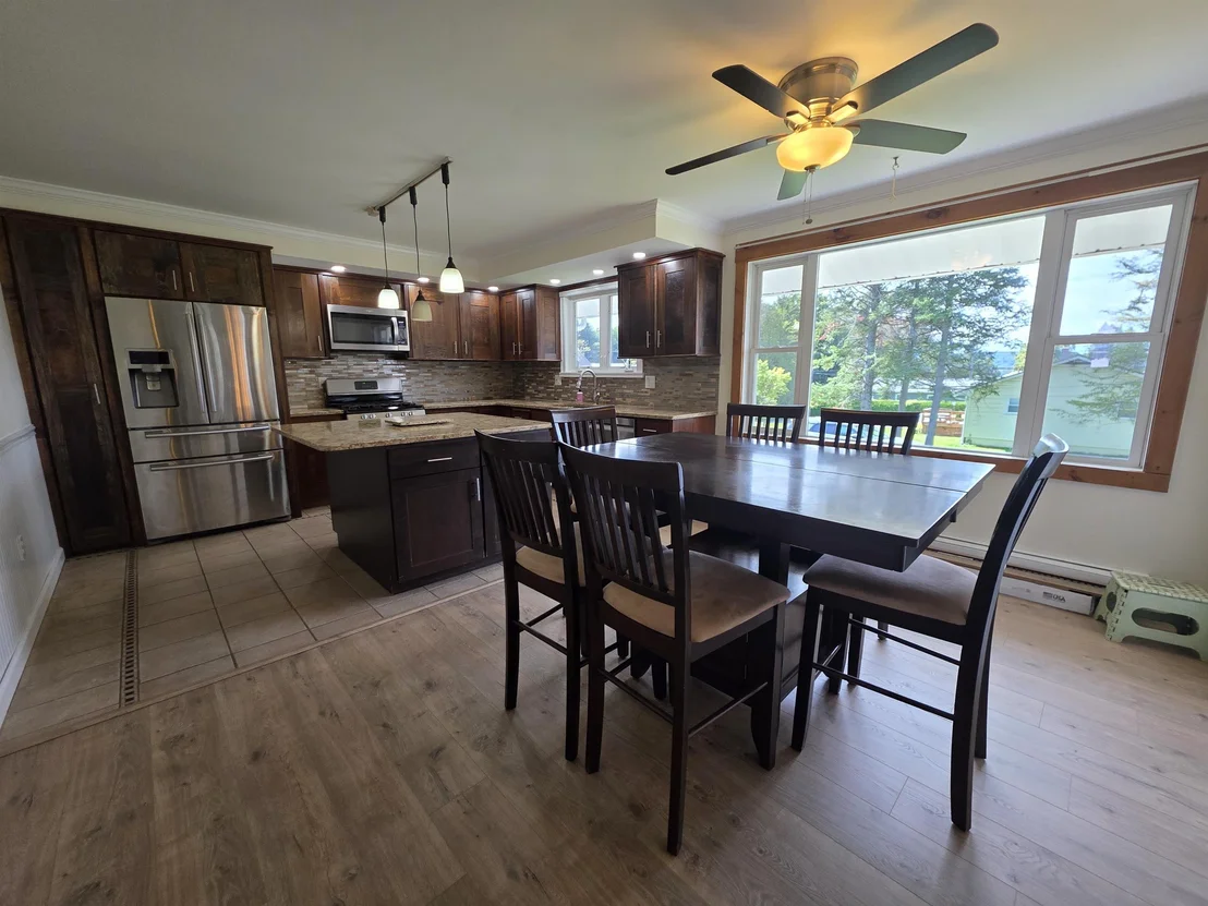 Photo of 6 Meadowcrest