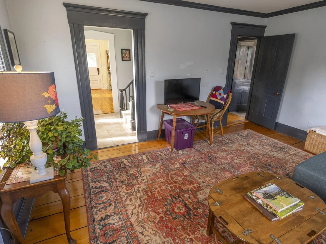 Photo of 4614 Brook