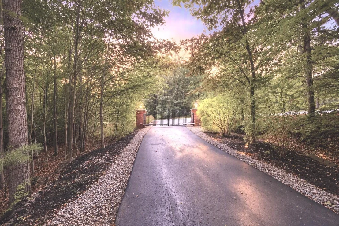 Photo of 2 Rolling Woods