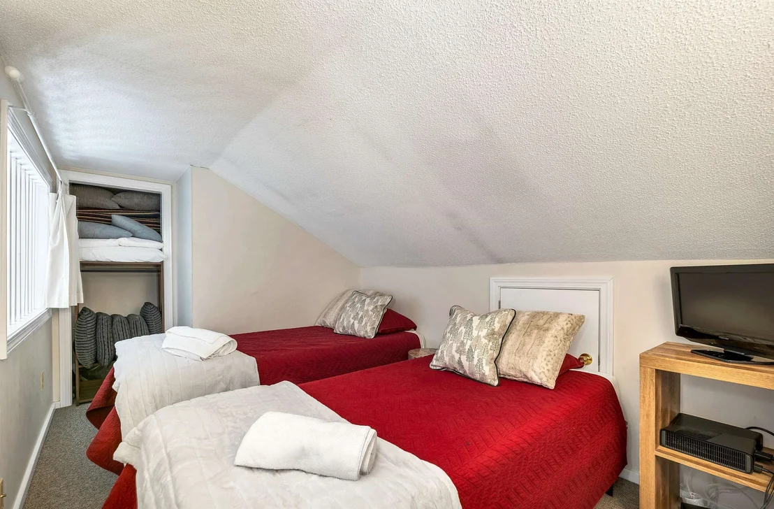 Photo of Unit A at 3 River Run