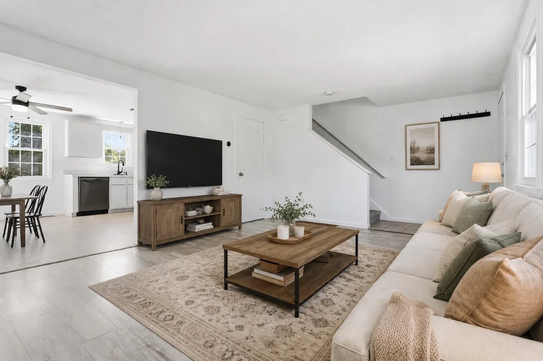 Photo of Unit L at 17 Juniper