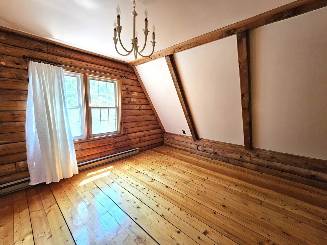 Photo of 423 Old Walpole
