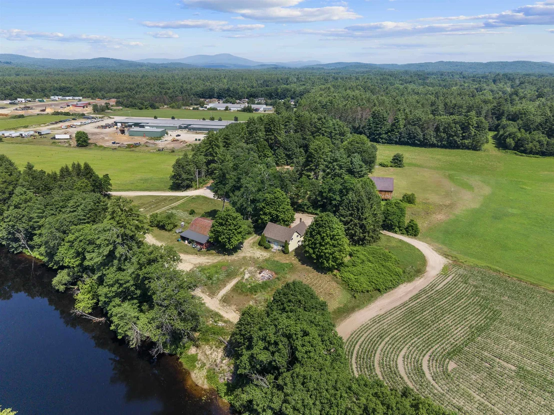 Photo of 385 Burnham Intervale