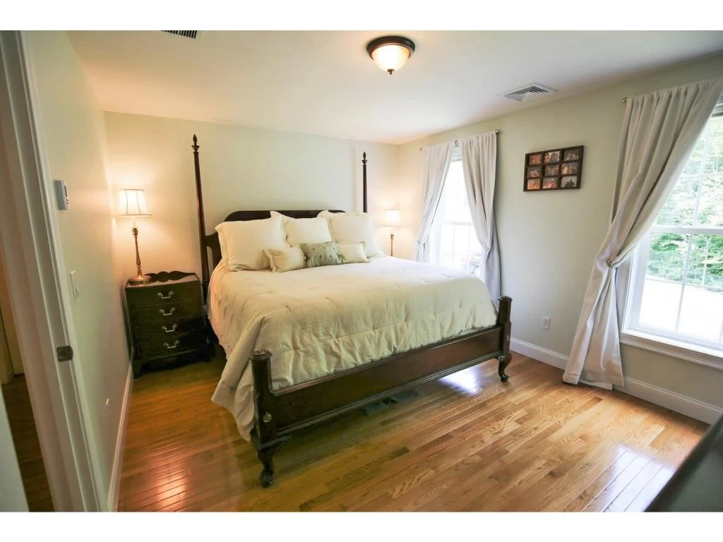 Photo of 33 Sterling