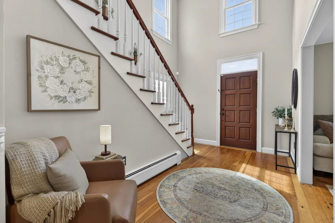 Photo of 376 Main