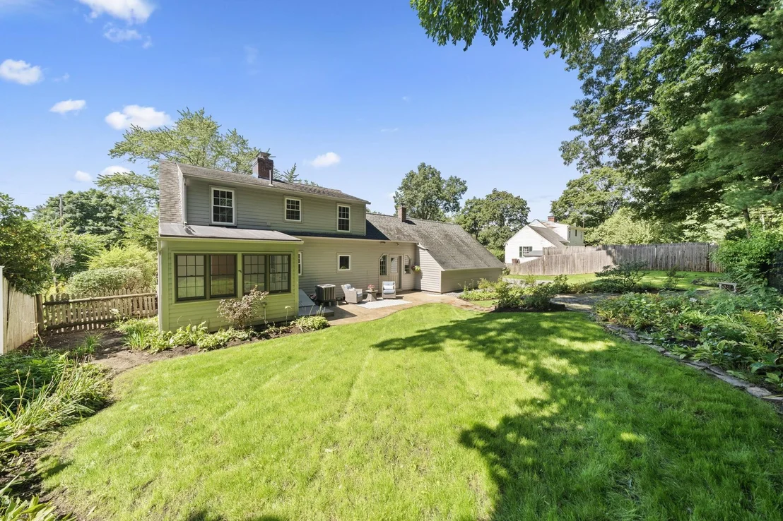 Photo of 9 Hillside