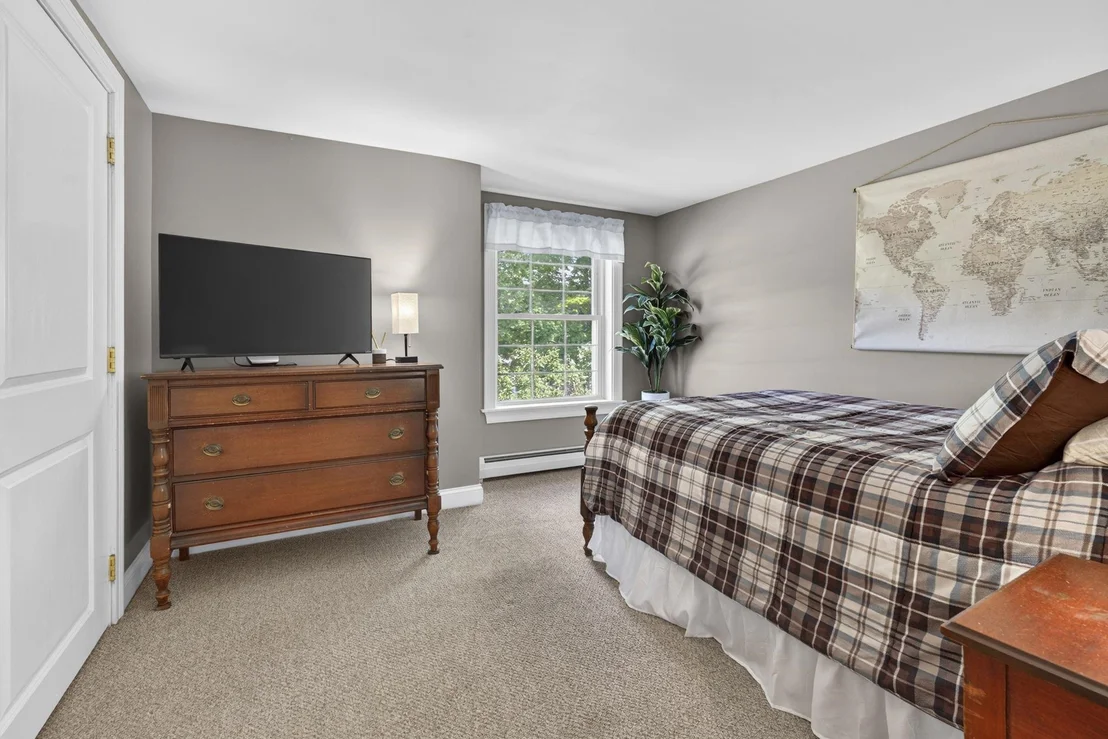 Photo of 376 Main