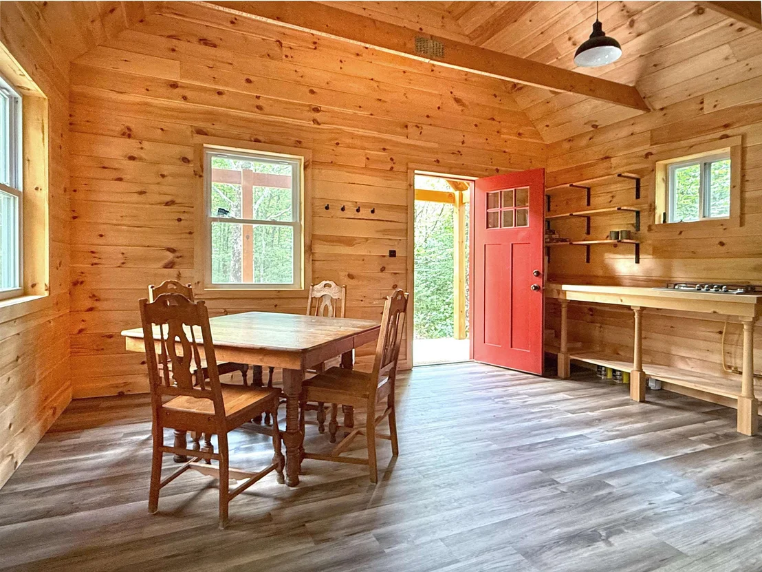 Photo of 564 Eagles Nest