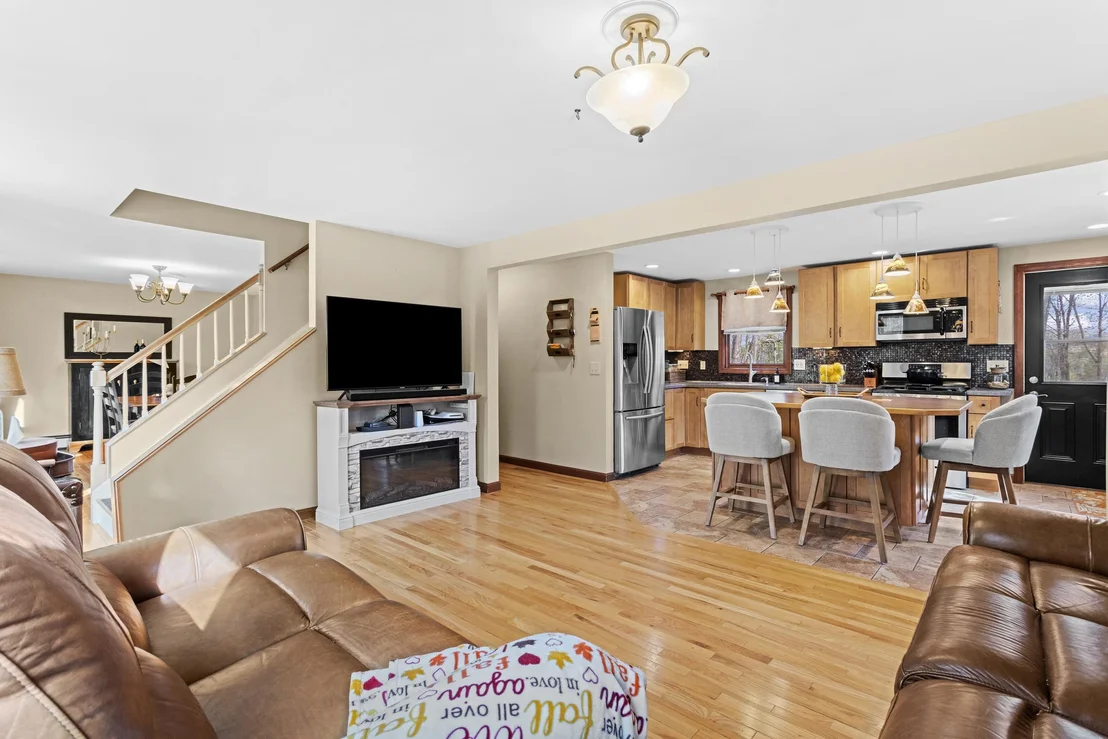 Photo of 345 Davison