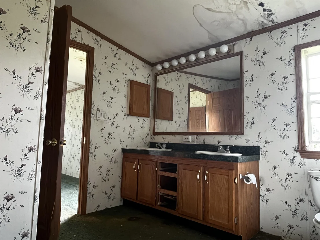 Photo of 135 West Main