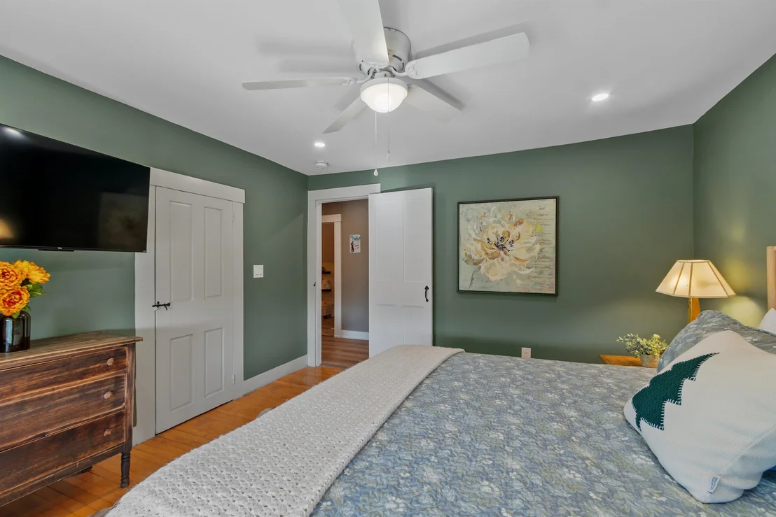 Photo of 2758 Main