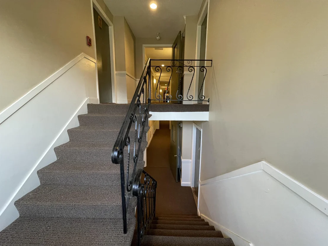 Photo of Unit 21 at 124 Mammoth