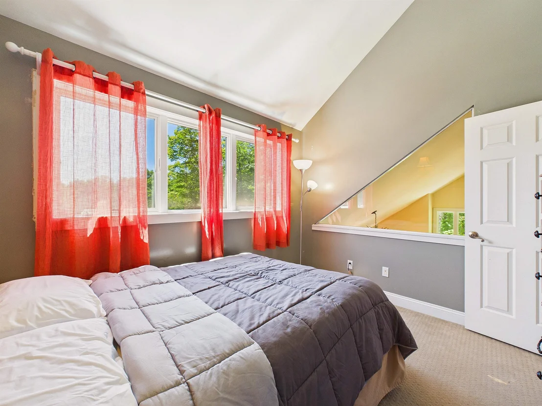 Photo of Unit UNITD at 300 Trailside