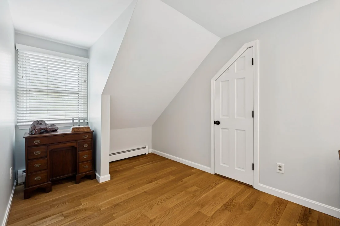 Photo of 12 Hemlock