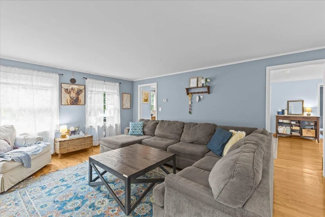 Photo of 6 Edgewood