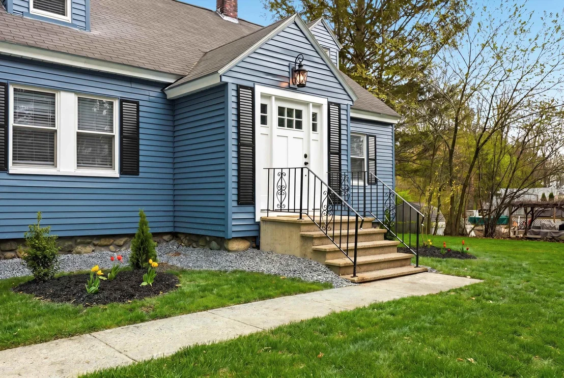Photo of 293 Lawrence