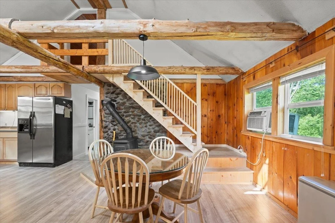 Photo of 3058 Perley