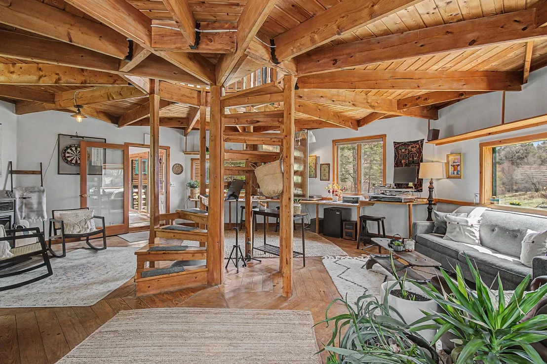 Photo of 2212 Symonds Mill