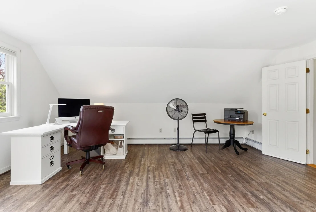 Photo of 25 Buttonwood