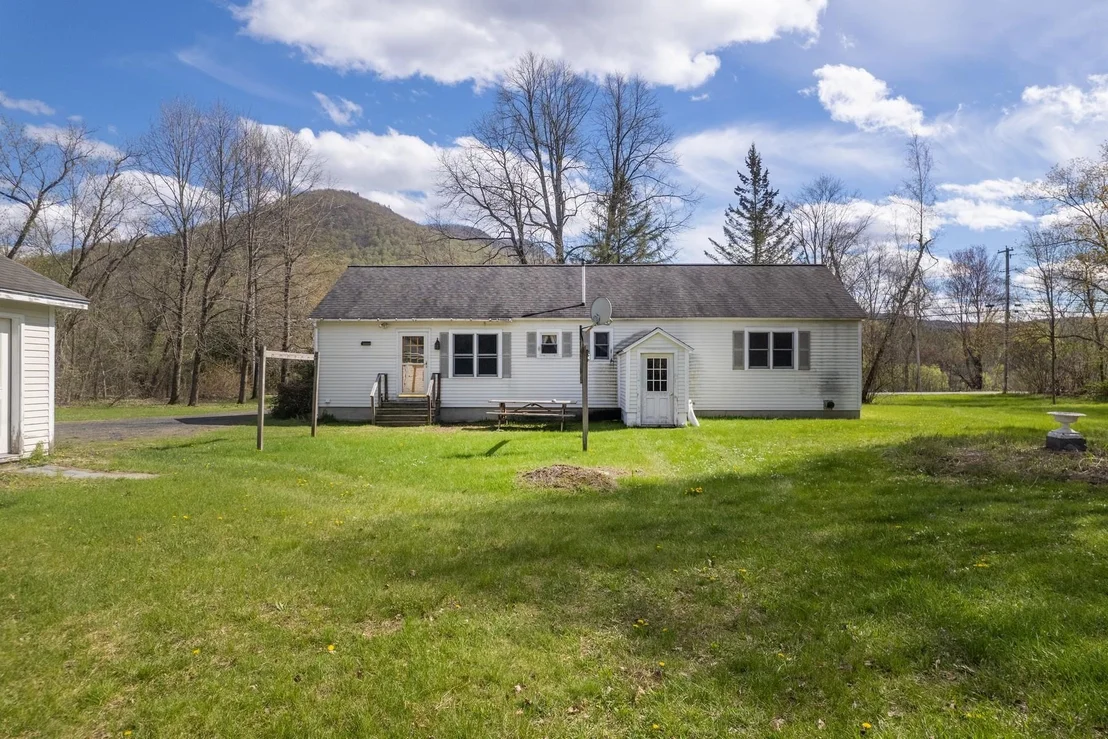 Photo of 2573 Rte 4A