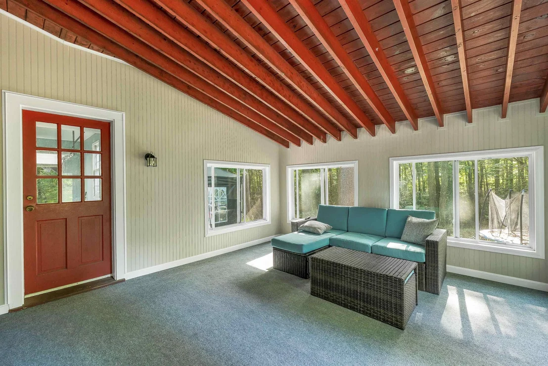 Photo of 9 Meadowview