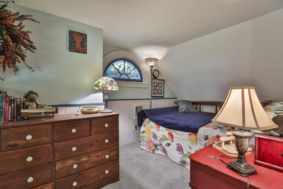 Photo of 8 Putnam Hill
