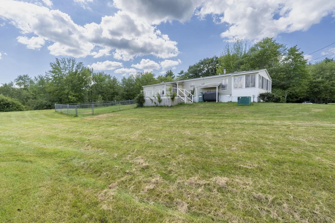 Photo of 955 Calef