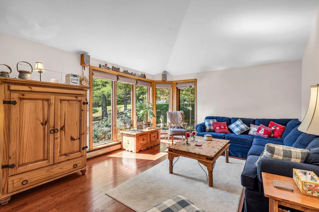 Photo of 33 Carinthia
