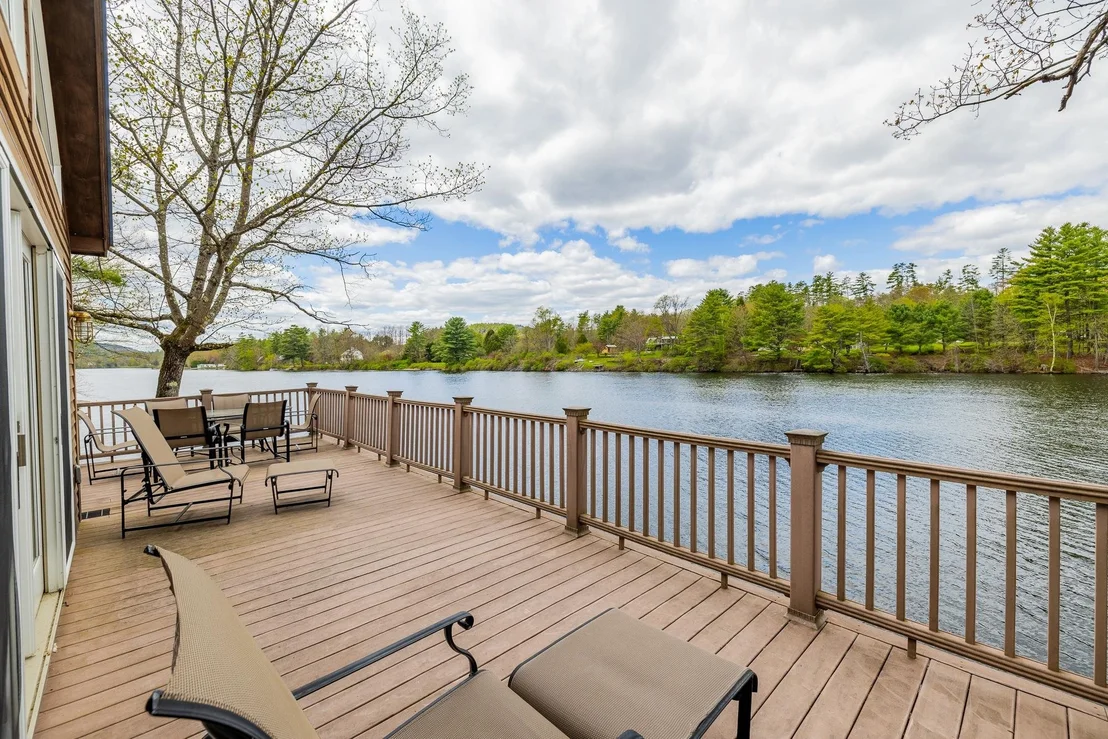 Photo of 32 River