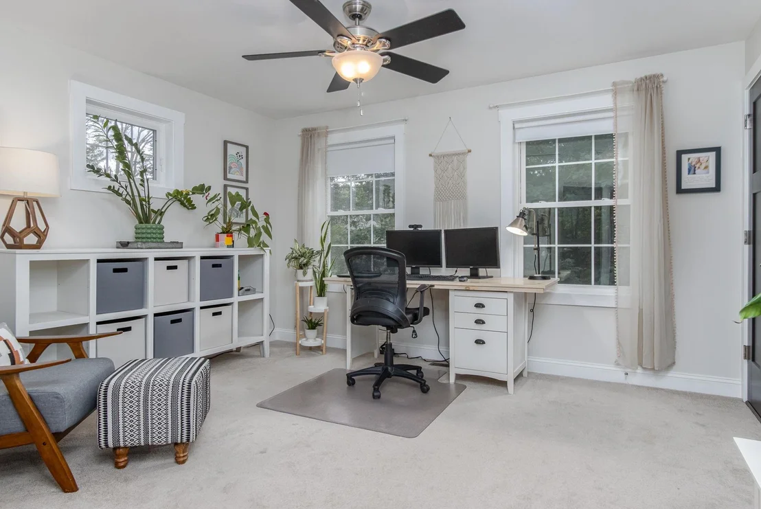 Photo of 325 Mccurdy