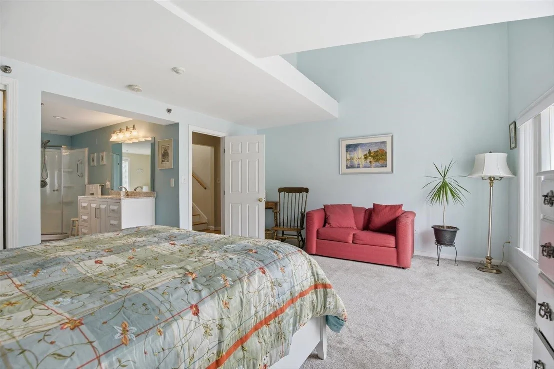 Photo of Unit 8 at 989 Ocean