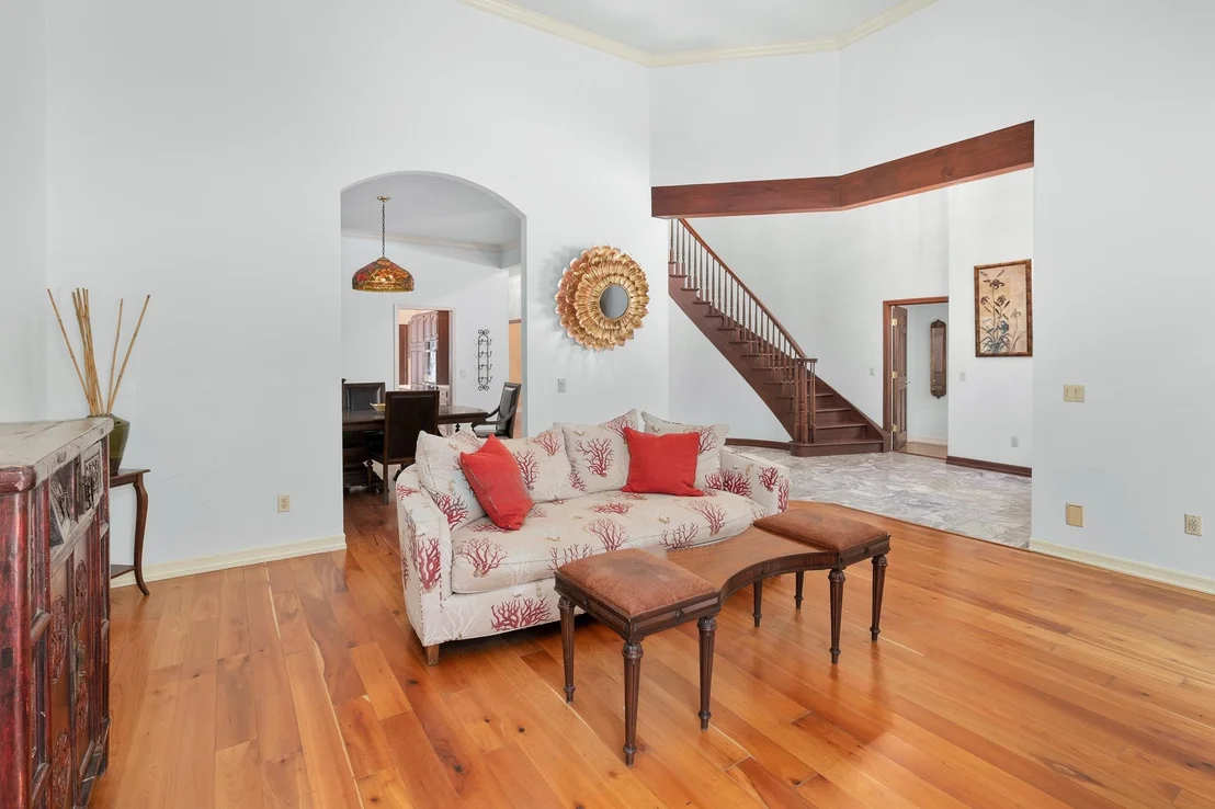 Photo of 932 McNamara