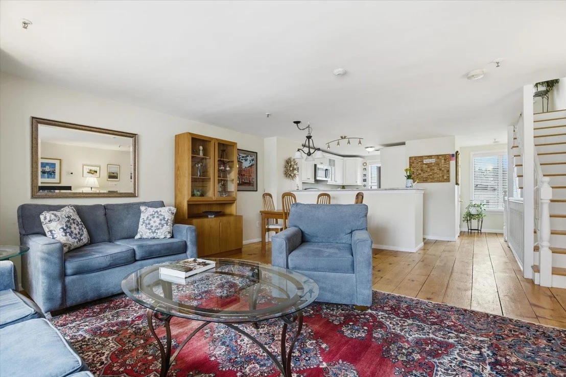 Photo of Unit 8 at 989 Ocean