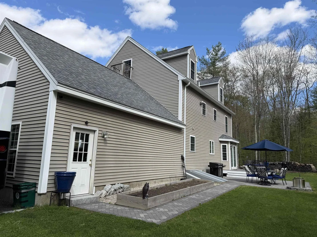 Photo of 28 Fieldstone
