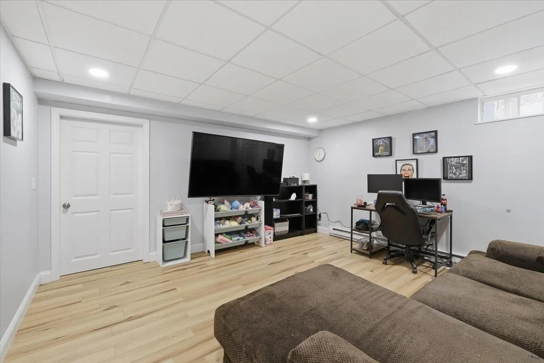 Photo of 60 Pine
