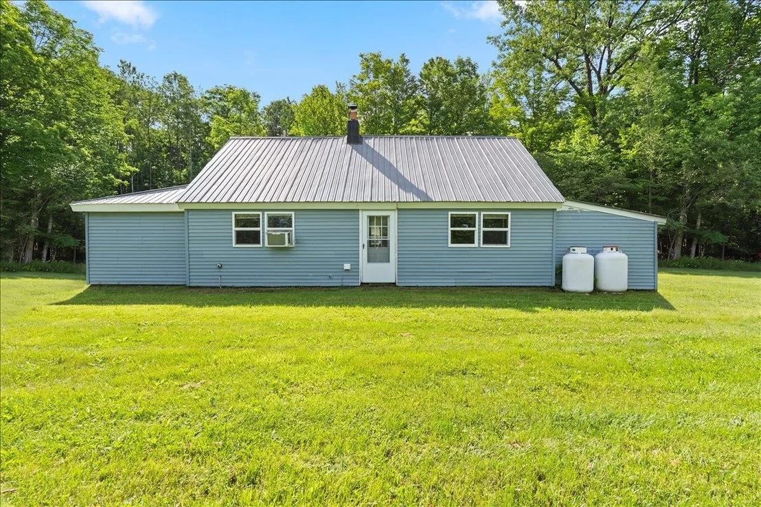 Photo of 3058 Perley