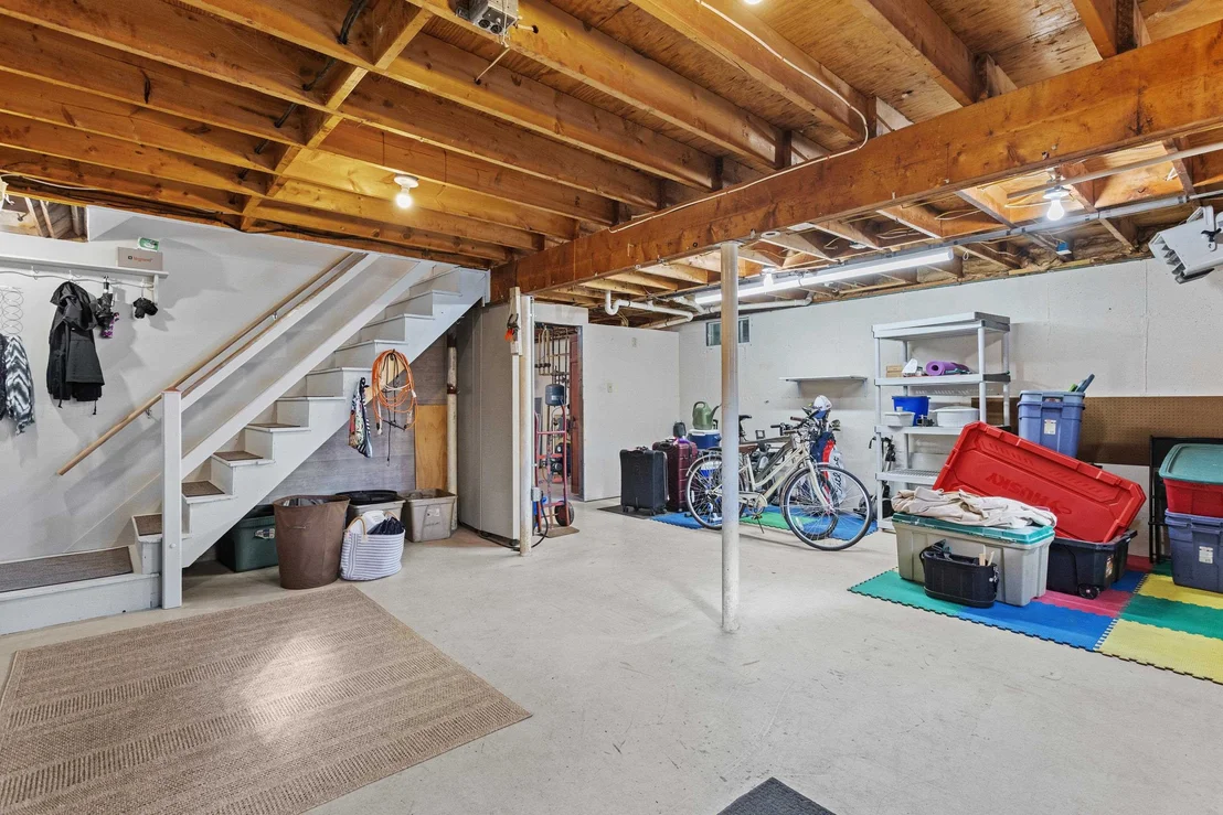 Photo of 345 Davison