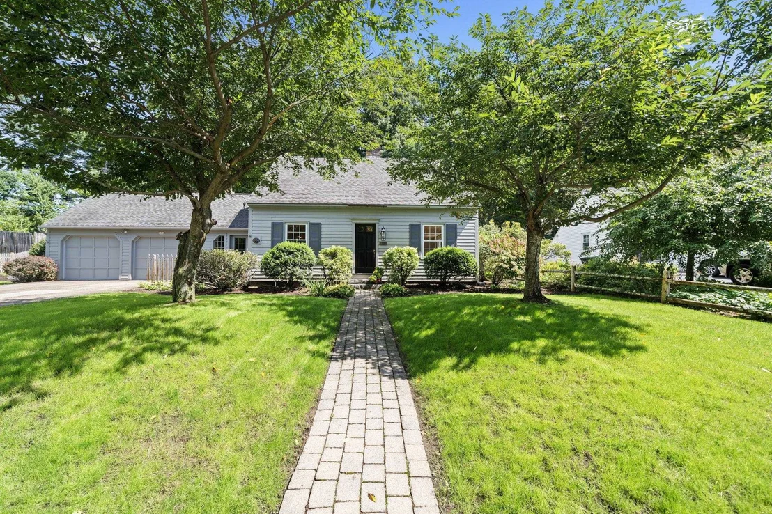 Photo of 9 Hillside