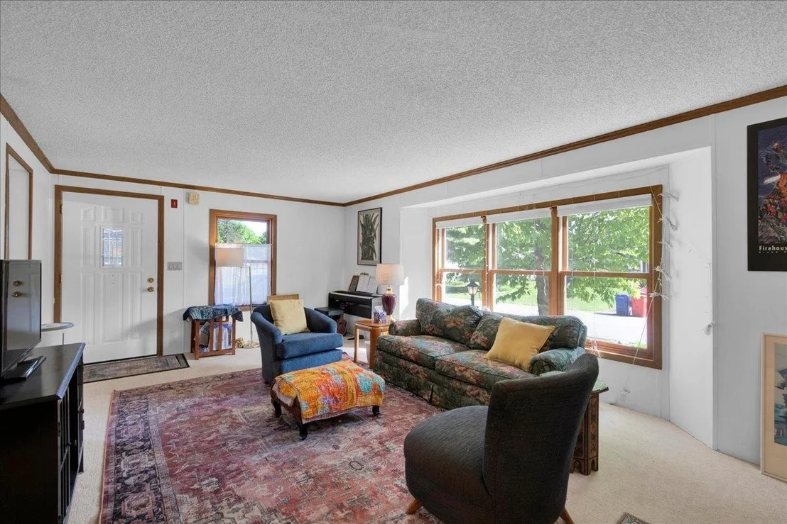 Photo of 107 Williston Woods