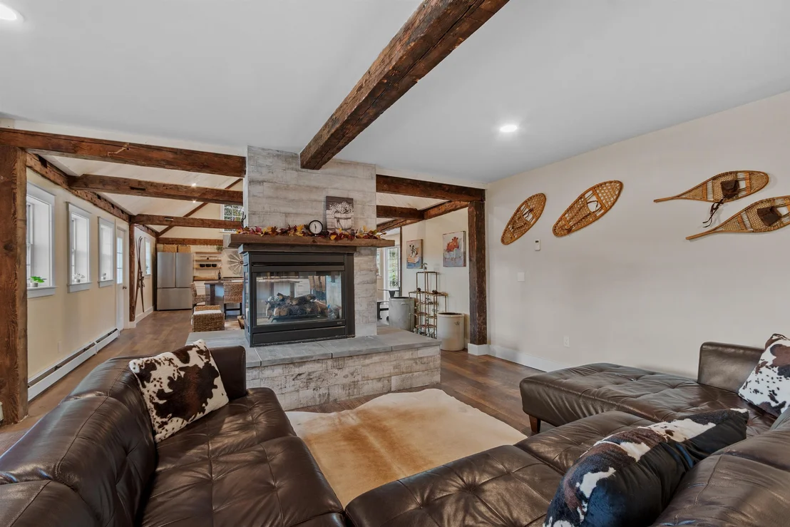 Photo of 2758 Main